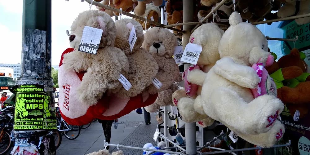 Co warto kupić w Berlinie? 10 unikalnych pamiątek, które zachwycą