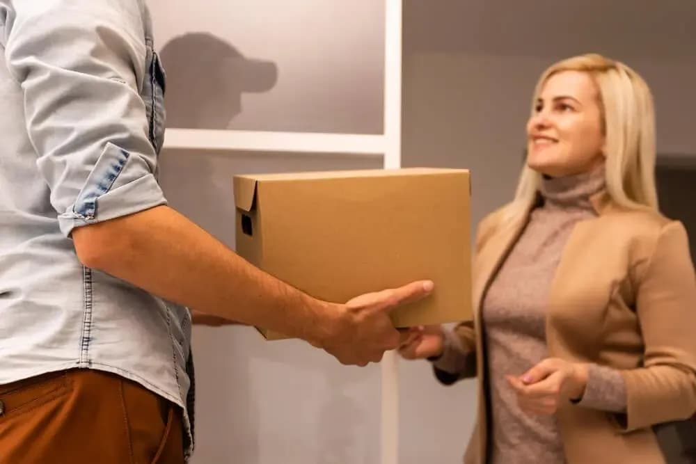 Kurier DPD dostarcza przesyłki w godzinach, które musisz znać